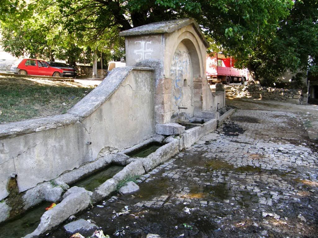 http://i288.photobucket.com/albums/ll164/volanskopje/StaroNagoricane20Large.jpg?t=1222540543