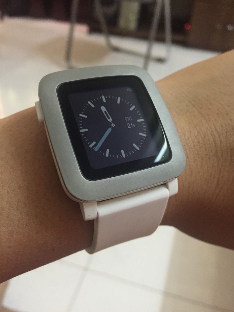 Đồng hồ pebble time white cần ra đi! - 1