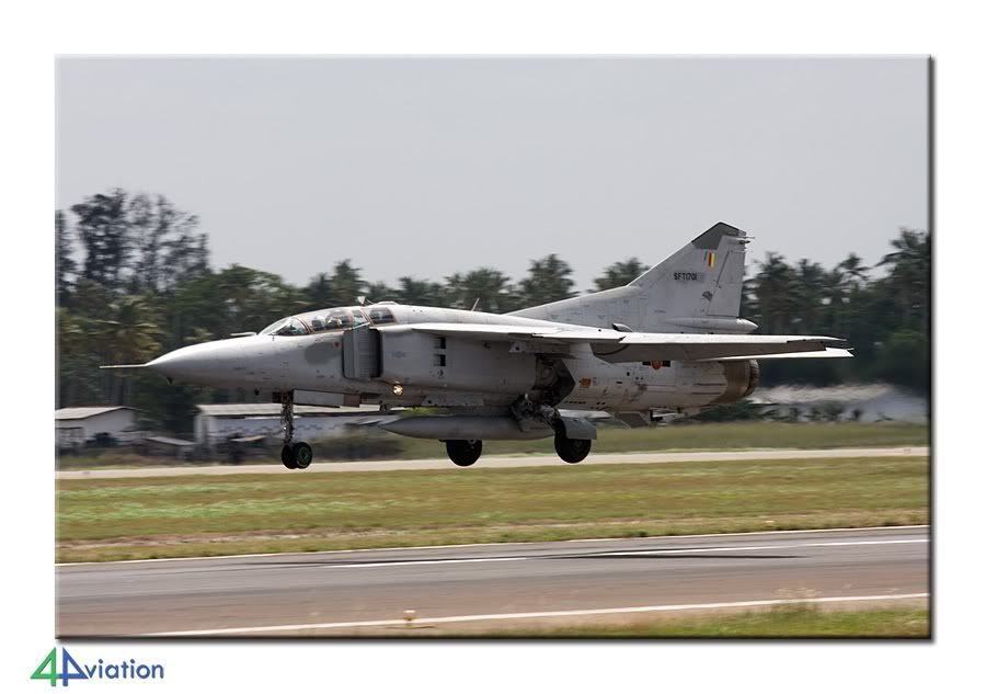 http://i288.photobucket.com/albums/ll170/jvantoor/Sri%20Lanka%20feb11/MiG-23UBSFT170112SqnKatanuyake10feb11JurgenvanToor.jpg