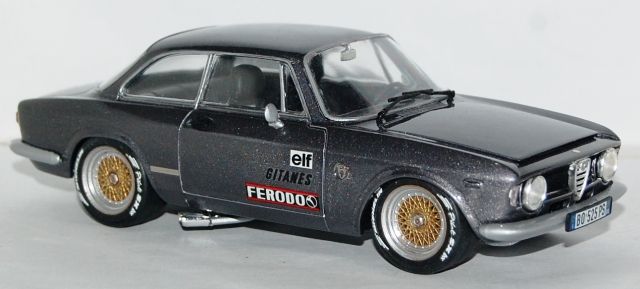 AlfaRomeoGiulia-SprintGTA1_zpsa9723d33.j