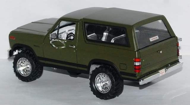 FordBronco4x43.jpg