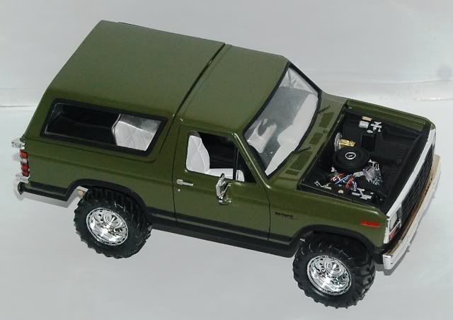 FordBronco4x47.jpg