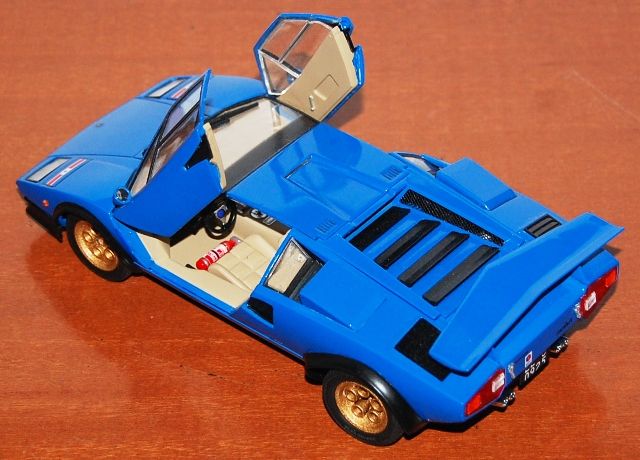 LamborghiniCountachLP500SWalterWolf24_zp