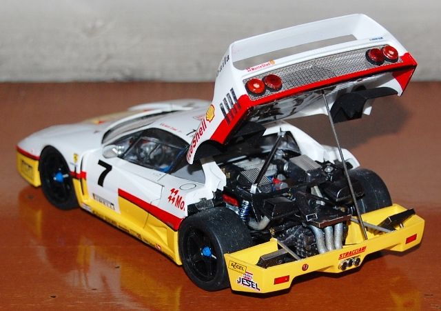 MonteShellFerrariF-40Competizione6_zps58