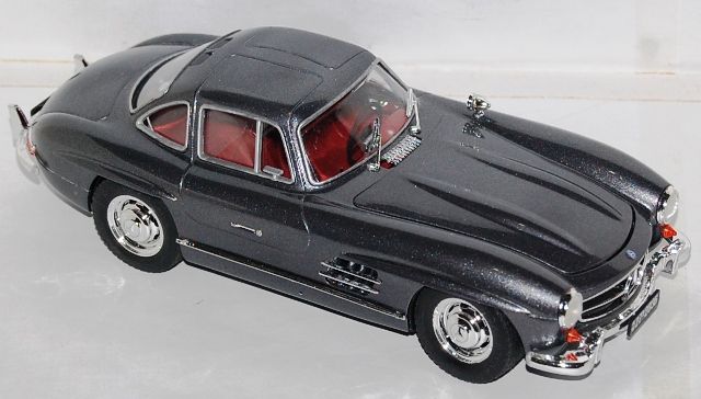 MrecedesBenz300-SLGullwing10_zps6a8f5e70