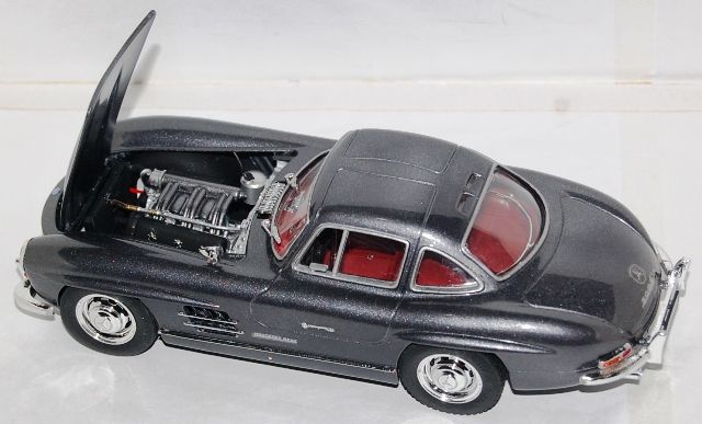 MrecedesBenz300-SLGullwing3_zps9c31fcfb.