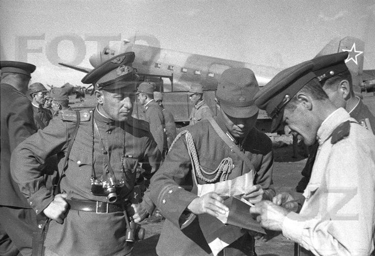 captured%20jap%20officer_zpsirleaqzl.jpg