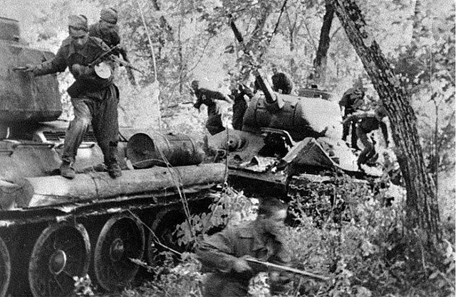 soviet%20tank_zpsvpgsiijb.jpg