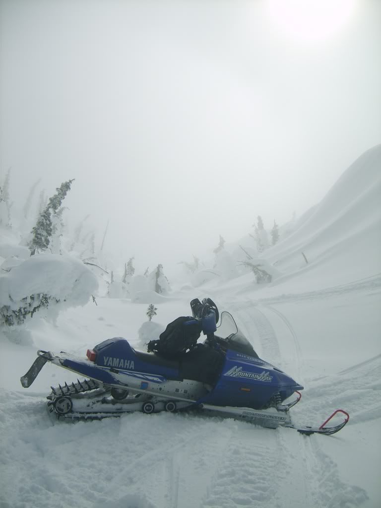 SnowmobileLateSeason018.jpg