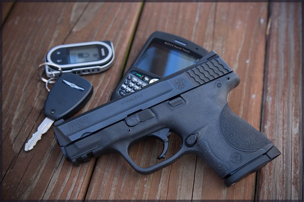 20100329_Smith-and-Wesson-MP9C.jpg