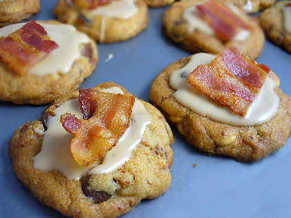 bacon_chocolate_chip_cookies_with_maple_cinnamon_glaze_zpsa7xayjsj.png