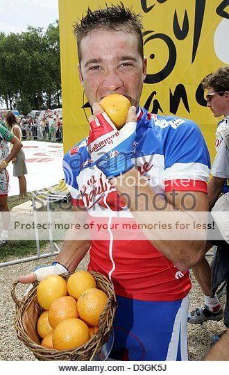 i288.photobucket.com/albums/ll170/Strydz/dpa-french-cyclist-thomas-voeckler-of-team-brioches-la-boulangere-d3gk5j_zpsv1mtajqd.jpg