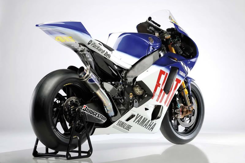 big_yamaha_m1_motogp_2009_03.jpg