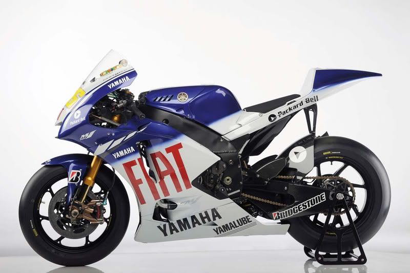 big_yamaha_m1_motogp_2009_09.jpg